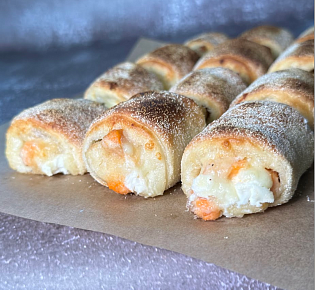Pizza Roll (with salmon)